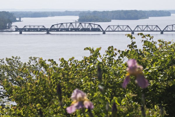 Kansas City Southern's Roodhouse Local crossing the Mississippi River at Louisiana, Missouri, on May 20, 2014, with six cars.