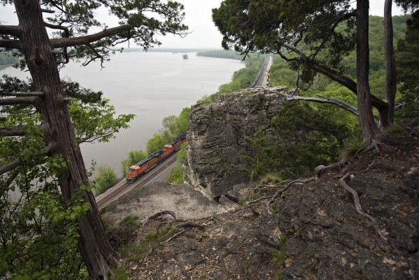 BNSF eastbound unit oil train passing Sentinel Rock along the Mississippi River near Savanna, Illinois, on May 5, 2012.