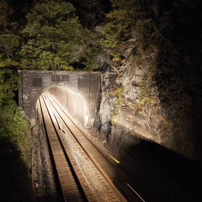 CSX westbound train approaching the tunnel at Maryland Heights, prior to crossing the Potomac River into West Virginia.