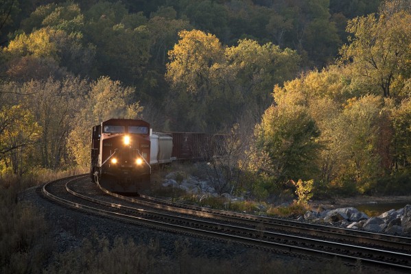 Canadian Pacific eastbound freight train no. 498 at Lakeview, Minnesota, on October 8, 2011.