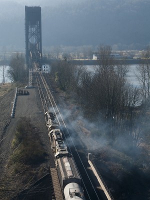 Portland and Western's Job 663 out of Vancouver, Washington, heads for BNSF Railway's Willamette River drawbridge on January 3, 2010.